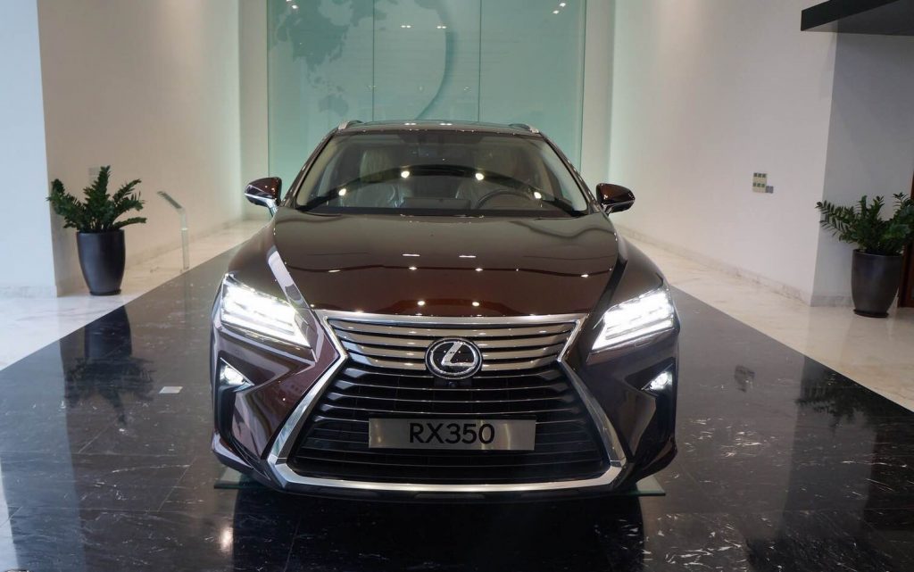 lexus rx350 tại showroom lexus thang long